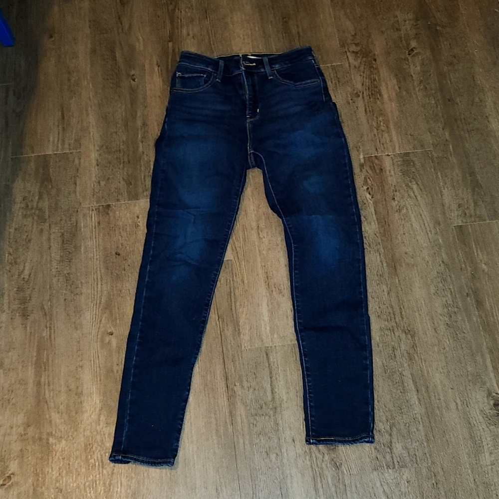 Levis 721 High Rise Skinny Ankle Jeans